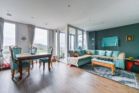 3 bedroom flat for sale - Perceval Square, Harrow, HA1