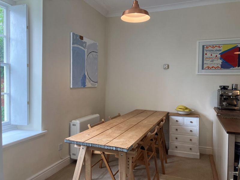 Kitchen / Dining...