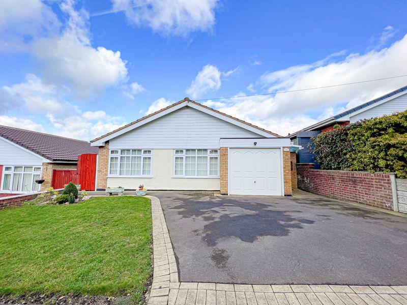 Aldridge Road, Streetly, Sutton... 2 bed detached bungalow £400,000