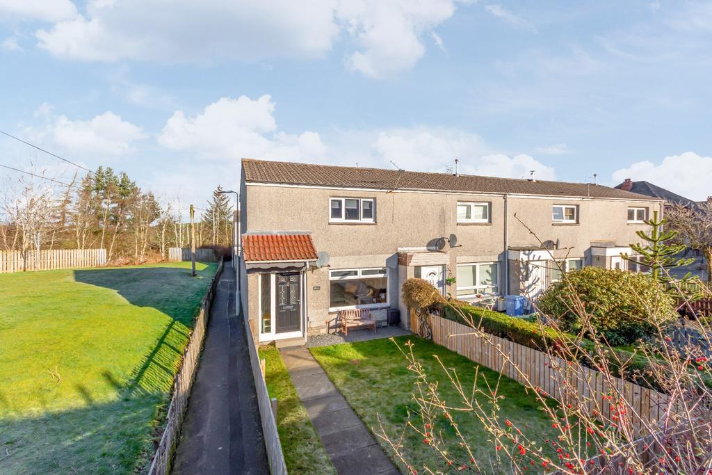Race Road, Bathgate, EH48 2AU 2 bed end of terrace house £139,000