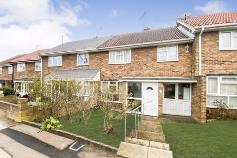 39 Claydon Crescent, Basildon, SS14 2HE