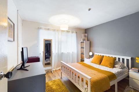 39 Claydon Crescent, Basildon, SS14 2HE
