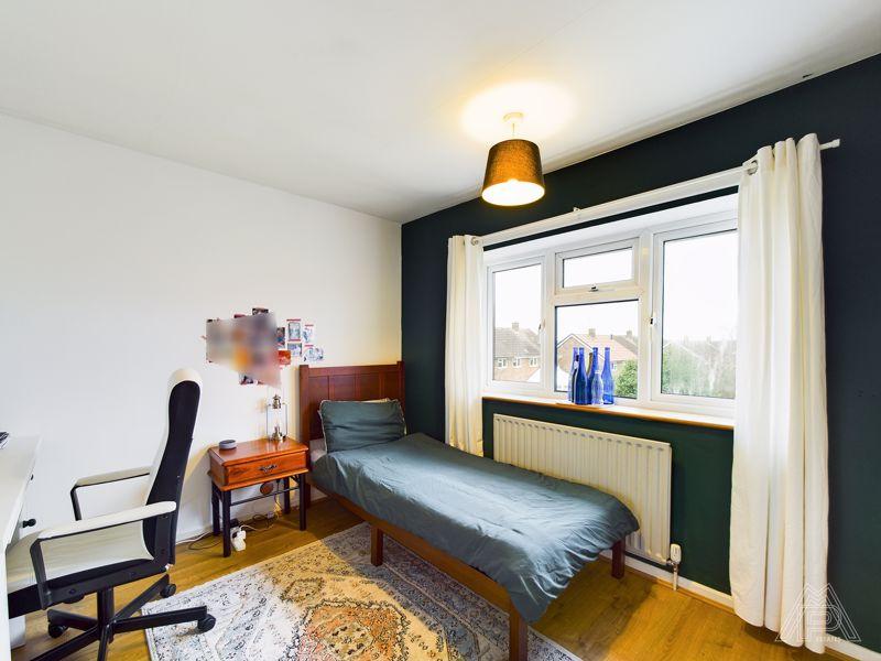 Claydon Crescent, Basildon 3 bed terraced house £325,000