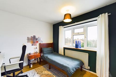 39 Claydon Crescent, Basildon, SS14 2HE