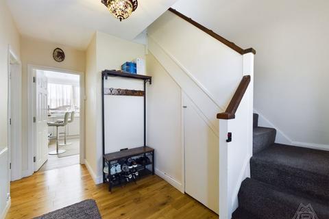 3 bedroom semi-detached house for sale - Foyle Drive, South Ockendon