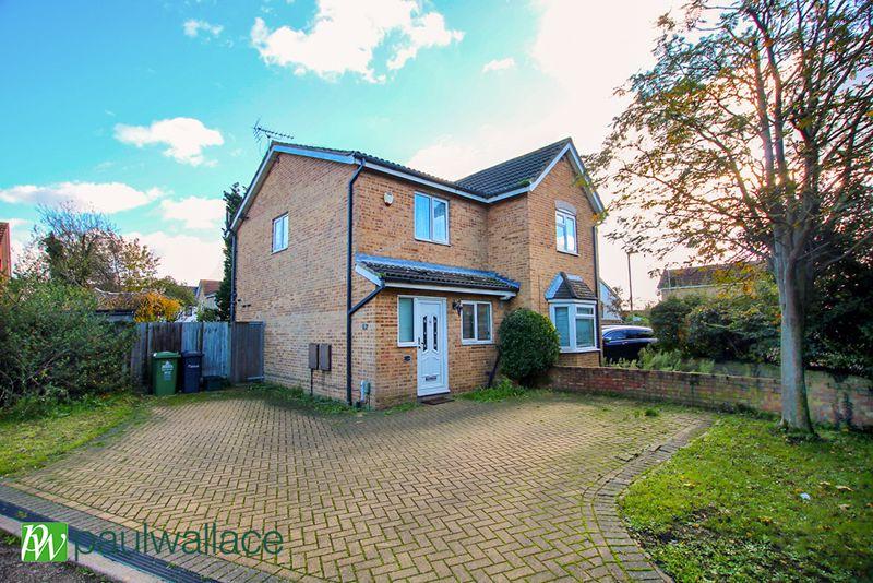 Teresa Gardens, Waltham Cross 2 bed semidetached house £399,995