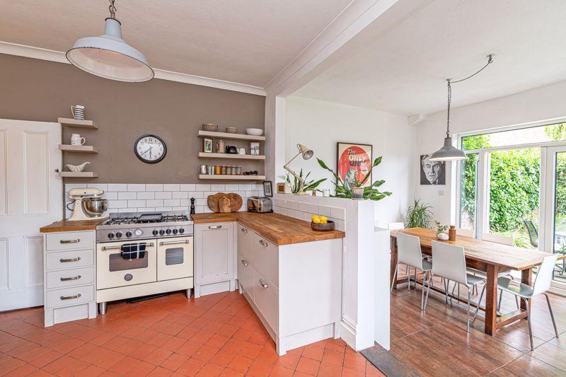 Kitchen & Dining...