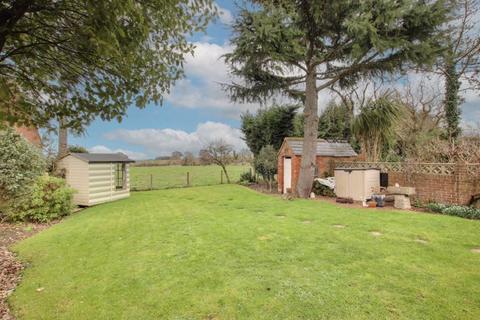 17 Bratton Road, West Ashton, Trowbridge, BA14 6AZ