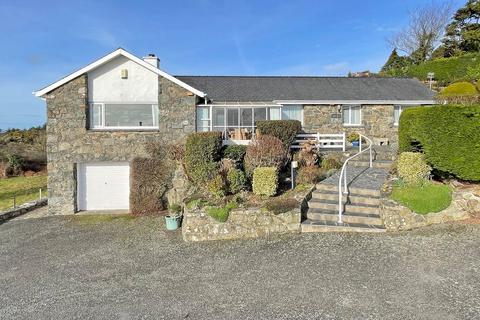 3 bedroom detached house for sale, Caernarfon Road, Pwllheli, Gwynedd, LL53