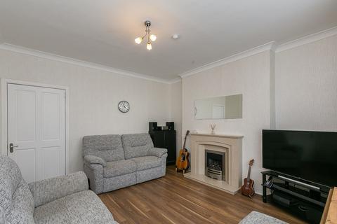 153/2 Restalrig Road, Edinburgh, EH7 6HW