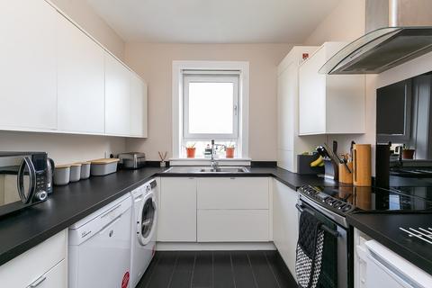 153/2 Restalrig Road, Edinburgh, EH7 6HW