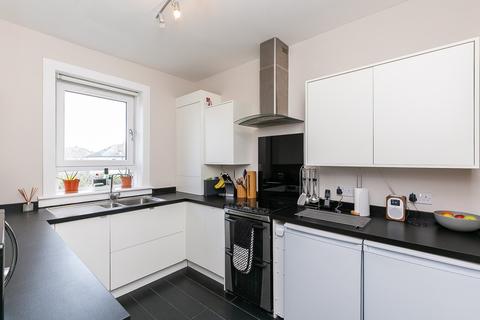 153/2 Restalrig Road, Edinburgh, EH7 6HW