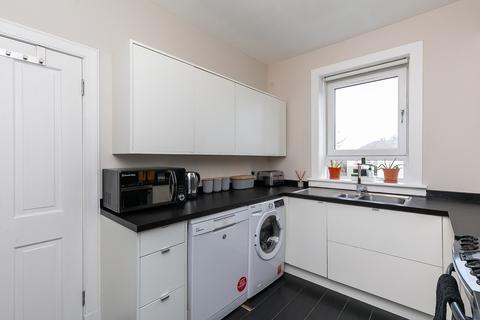 153/2 Restalrig Road, Edinburgh, EH7 6HW
