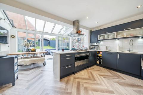 33 Greensleeves Drive, Warley, Brentwood, CM14 5WD