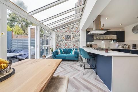 33 Greensleeves Drive, Warley, Brentwood, CM14 5WD