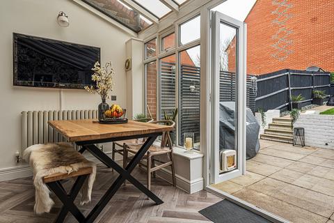 33 Greensleeves Drive, Warley, Brentwood, CM14 5WD