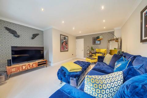 33 Greensleeves Drive, Warley, Brentwood, CM14 5WD