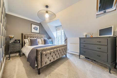 33 Greensleeves Drive, Warley, Brentwood, CM14 5WD