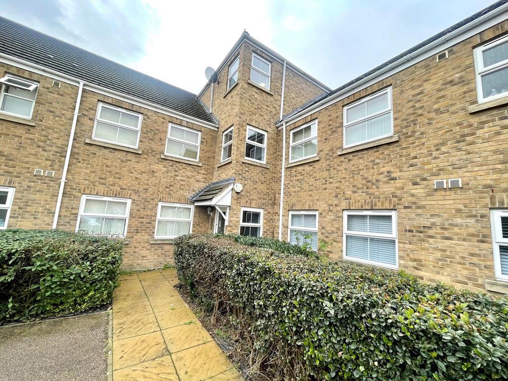 Beevor Court, Sapley, Huntingdon, PE28 2 bed flat - £169,995