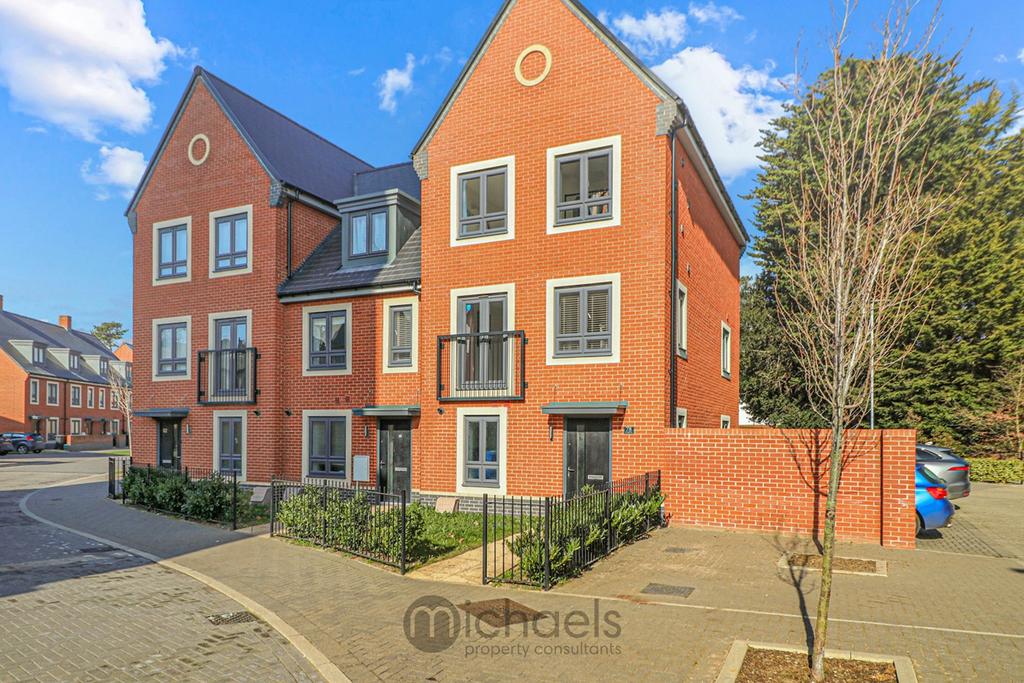 Whitmore Drive, Colchester, CO4 4 bed townhouse for sale £415,000