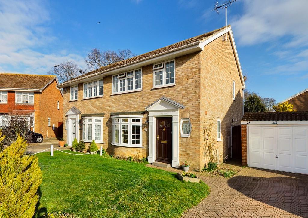 Caroline Crescent, Broadstairs, CT10 3 bed semidetached house for sale