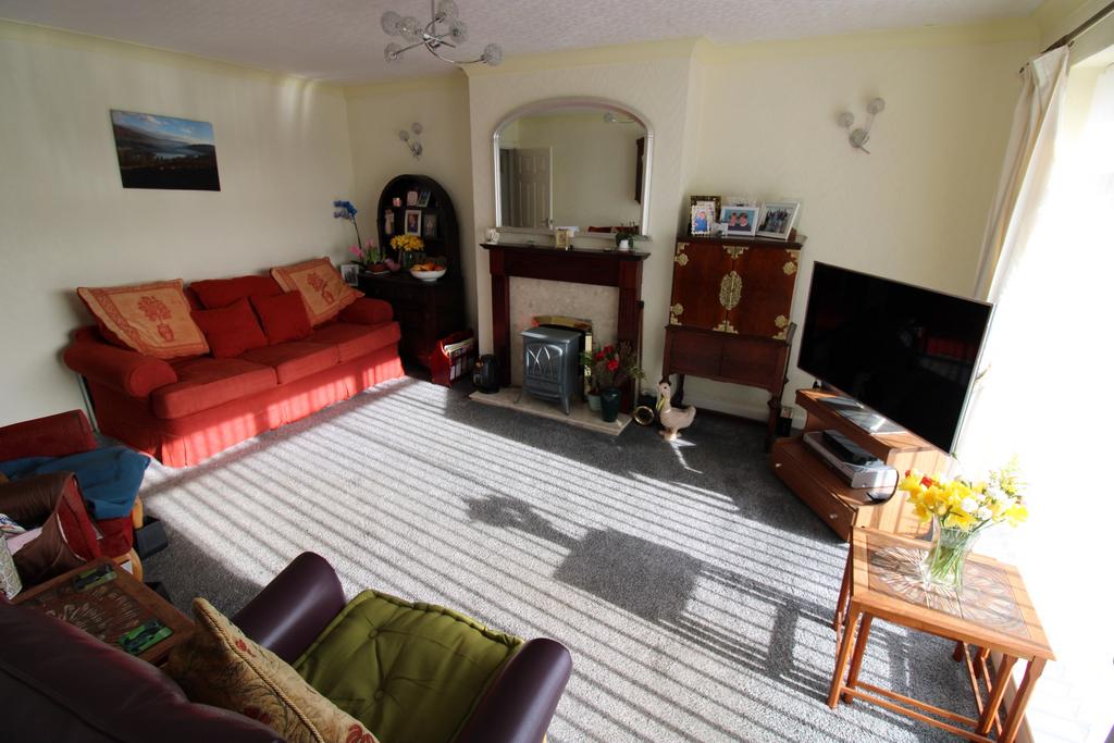 Church Hill Avenue, Warton, Carnforth 3 bed semidetached house for