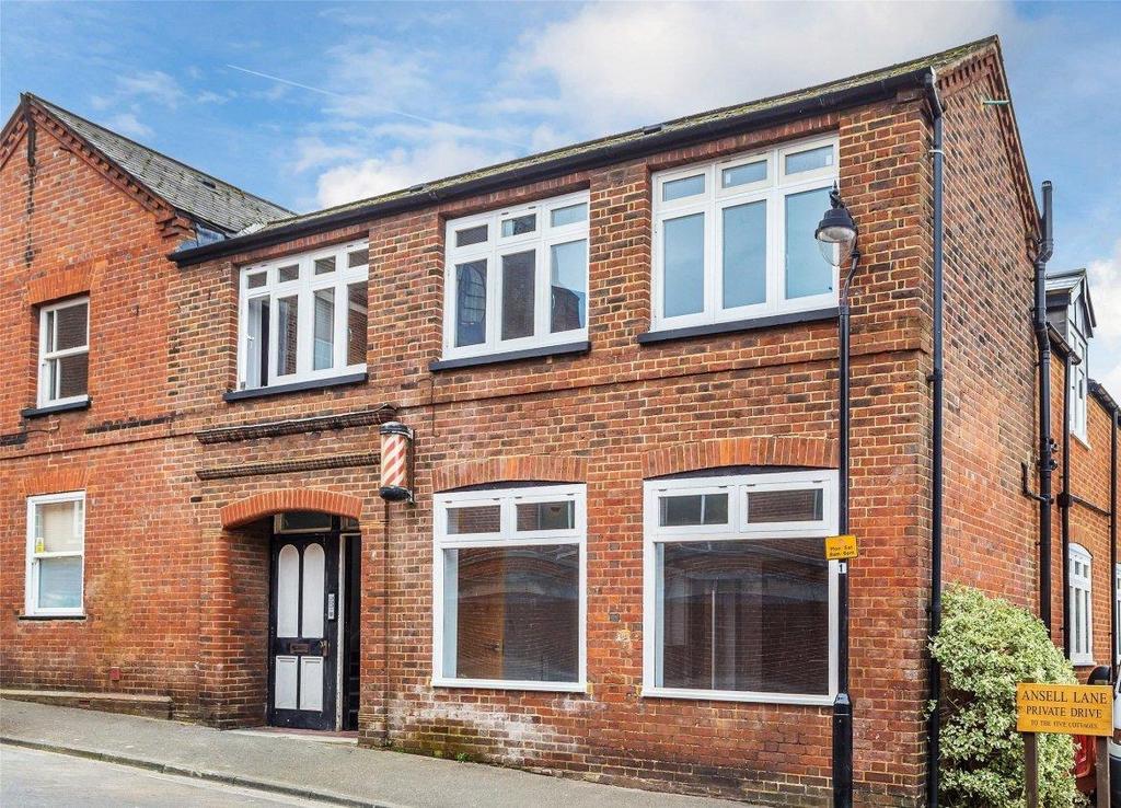 Ansell Road, Dorking 1 bed cottage £1,150 pcm (£265 pw)