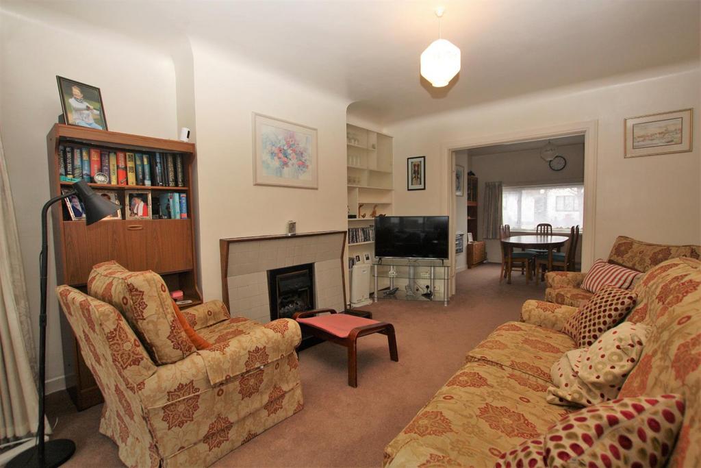 Baron Grove, Mitcham 3 bed semidetached house £550,000