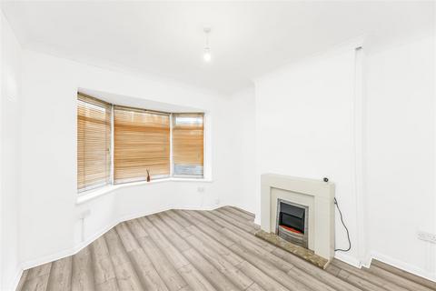 3 bedroom terraced house to rent, Pearl Road, Walthamstow, E17