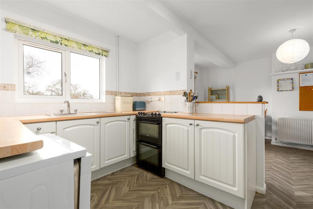 Light kitchen.jpg