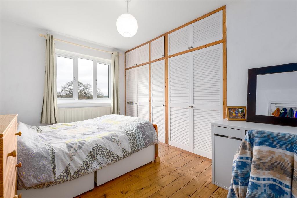 Ample main bedroom.jpg