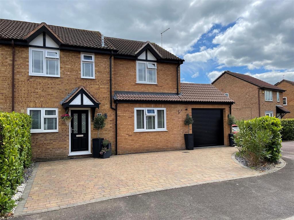 Calderdale, Abbeymead, Gloucester 4 bed semidetached house £430,000