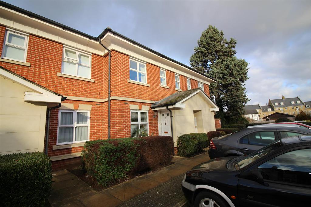 Stapleford Close, Chelmsford 1 bed house £900 pcm (£208 pw)
