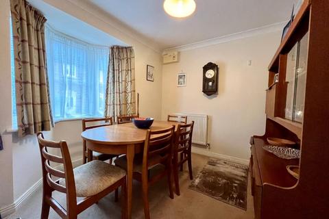 10 Downham View, Dursley, GL11 5GB