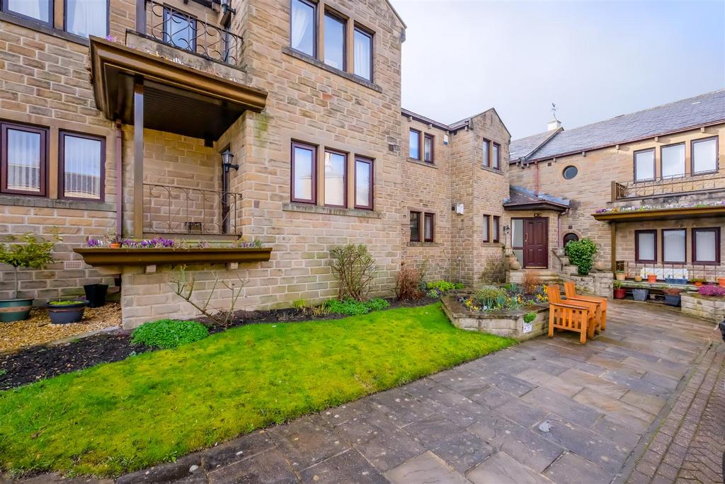 Hall Lee Fold, Huddersfield, HD3 2 bed apartment £215,000