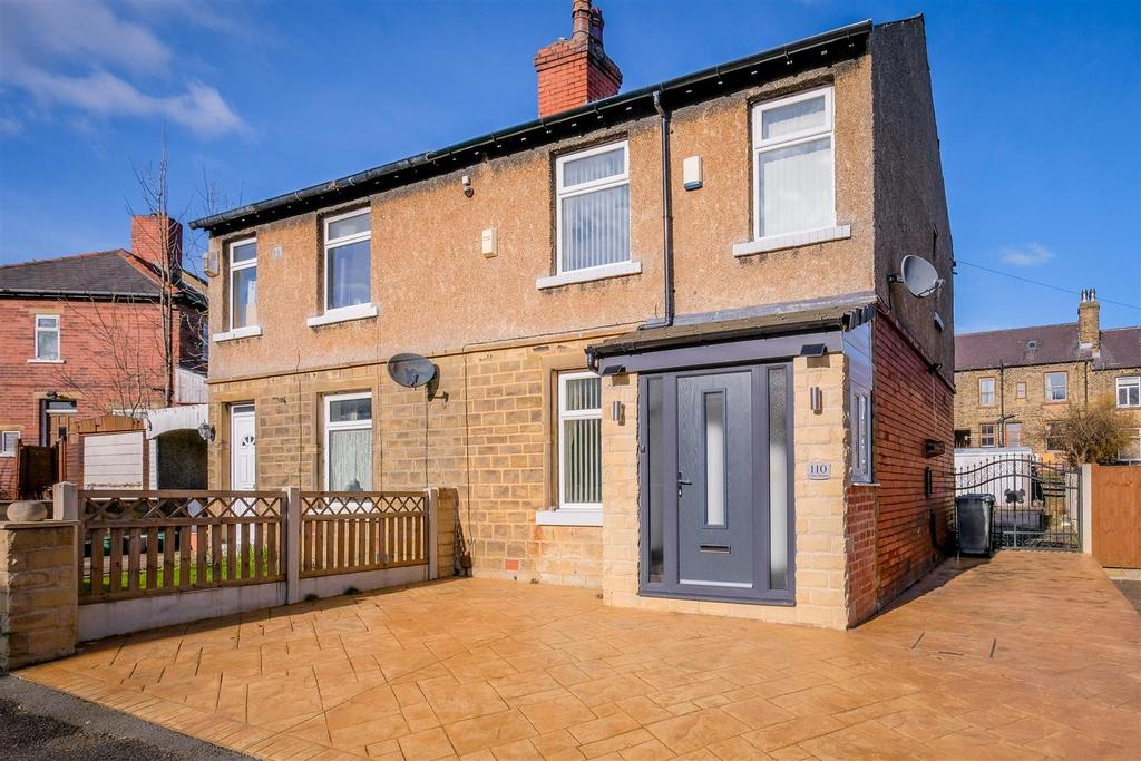 Carr Street, Marsh, Huddersfield, HD3 3 bed semidetached house for