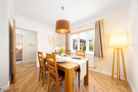 10 Highfield, Hatton Park, Warwick, CV35 7TQ