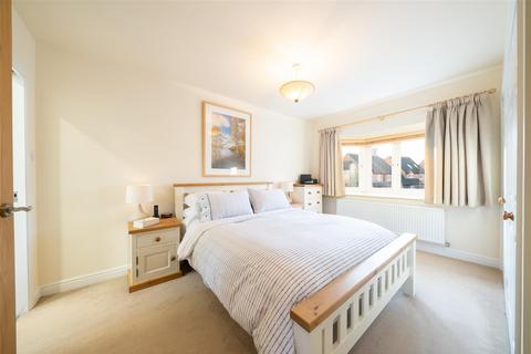 10 Highfield, Hatton Park, Warwick, CV35 7TQ