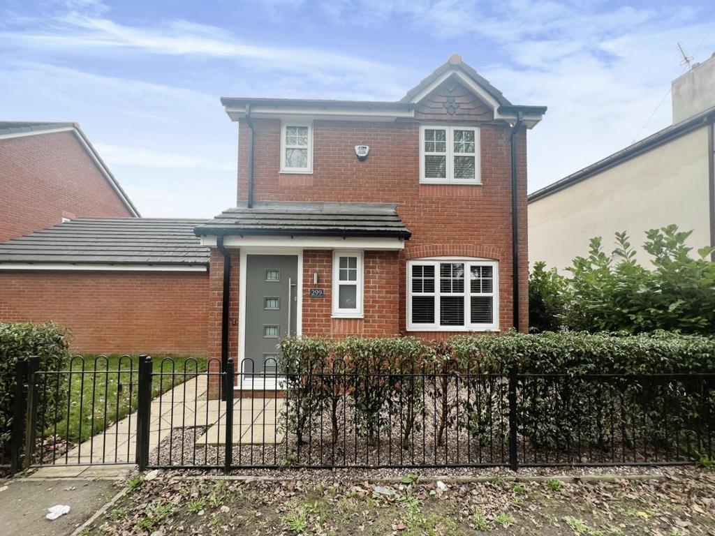 Manchester Road, Tyldesley, Manchester 3 bed detached house £315,000