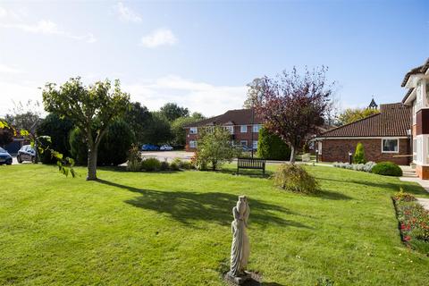 2 bedroom retirement property for sale, Greenshaw Drive, Wigginton, York