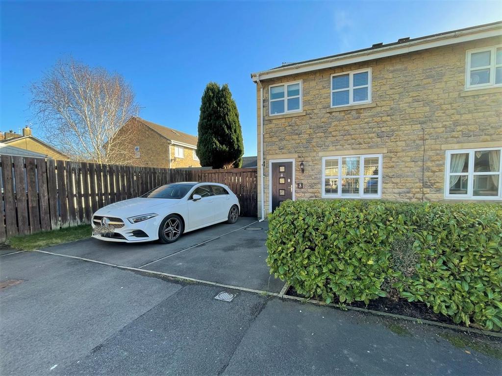 Barn Croft, Clitheroe, Ribble Valley 3 bed semidetached house £229,950