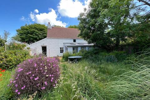 2 bedroom detached house for sale, Valongis, Alderney