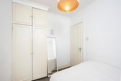 87d Talbot Road, London, W2 5JW