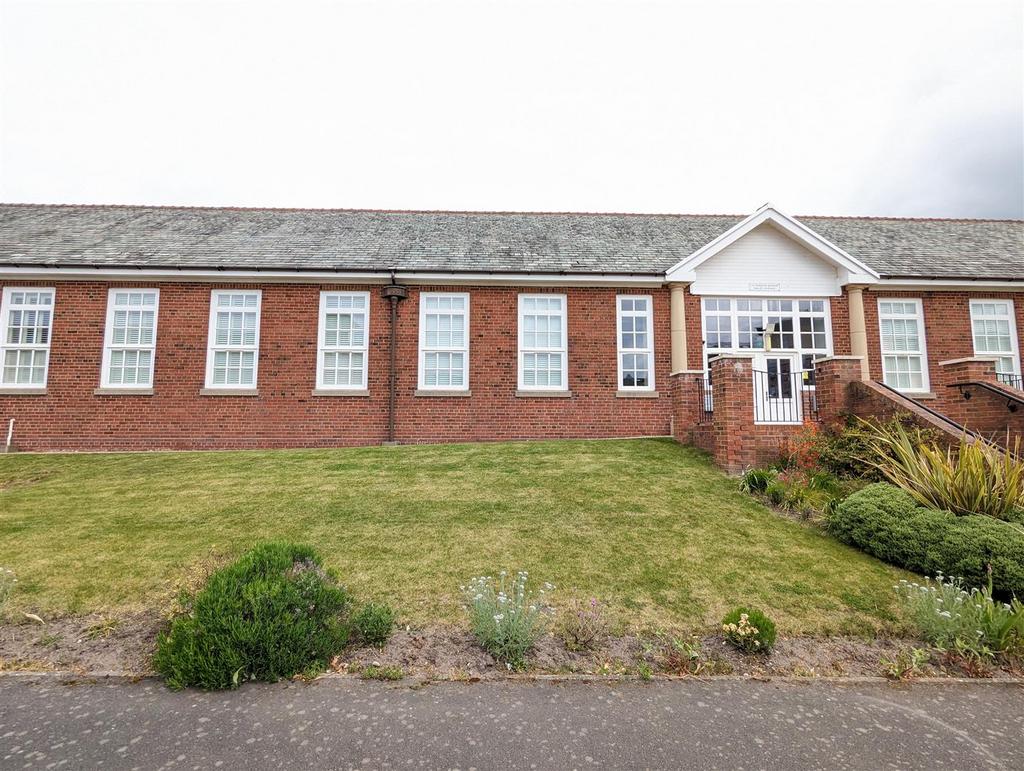 Queens Manor, Bailey Avenue, Lytham... 2 bed apartment £244,950