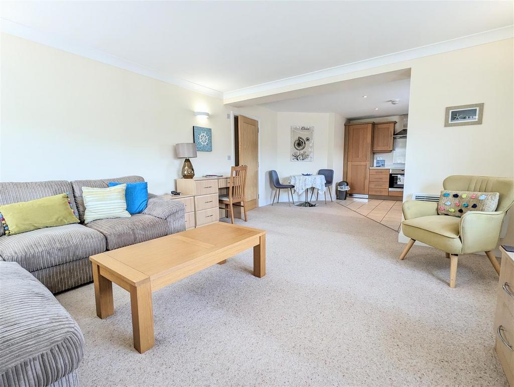 Queens Manor, Bailey Avenue, Lytham St Annes 1 bed flat for sale £179,950