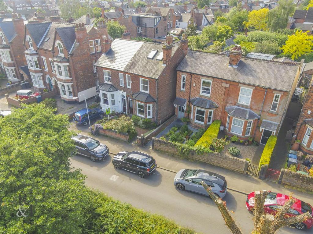 Holme Road, West Bridgford, Nottingham 4 bed semidetached house £500,000