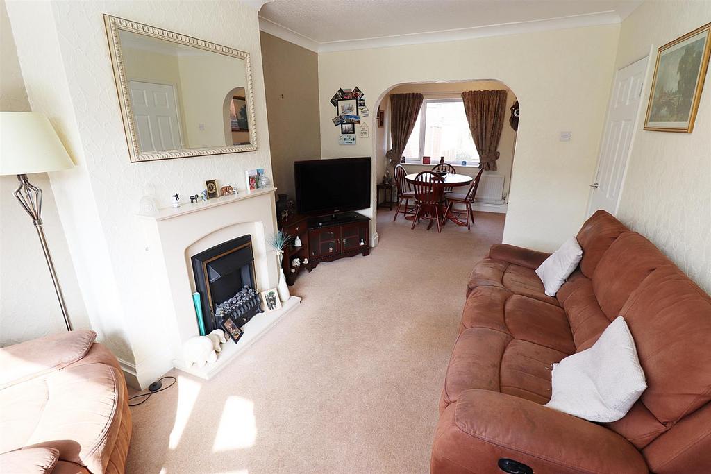 Commonside, Ansdell, Lytham St Annes 2 bed semidetached bungalow for