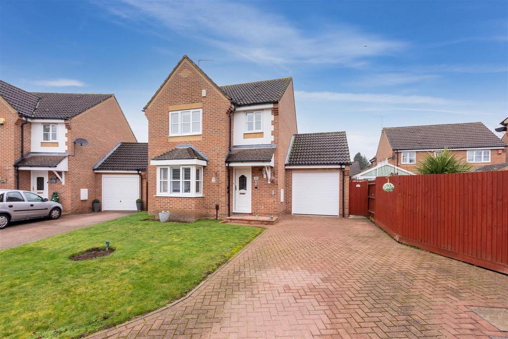 Copse Close, Cippenham 3 bed detached house £530,000