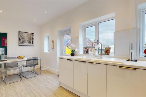 24 Bridge Road, Cosgrove, Milton Keynes, MK19 7JH