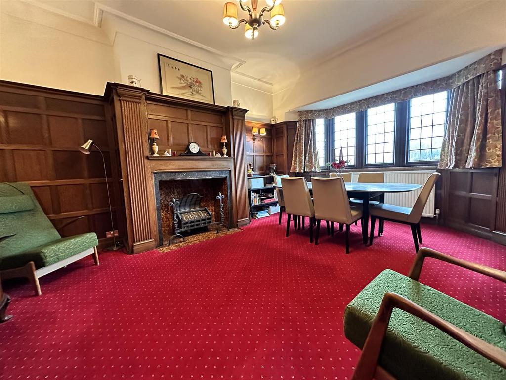 Clifton Drive, Lytham 4 bed semidetached house for sale £498,950